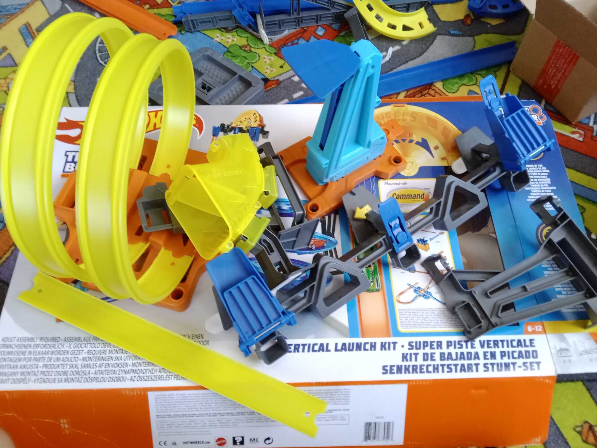 Hotwheels track builder vertical launch kit