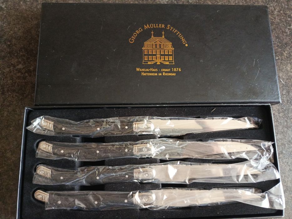 Noże do steków i otwieracz do wina