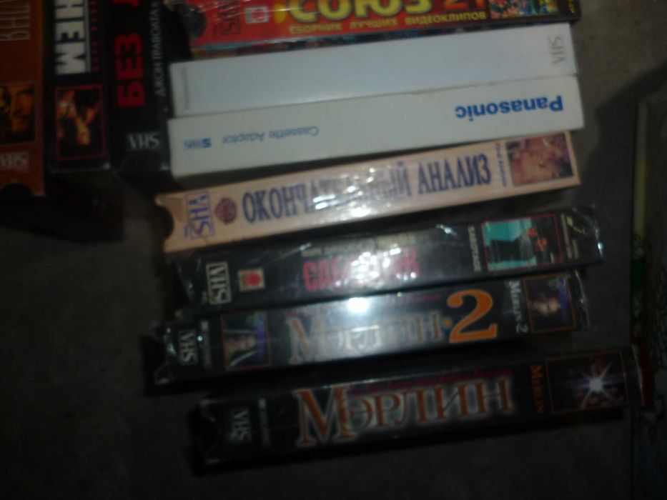 видео кассета с фильмами, диски