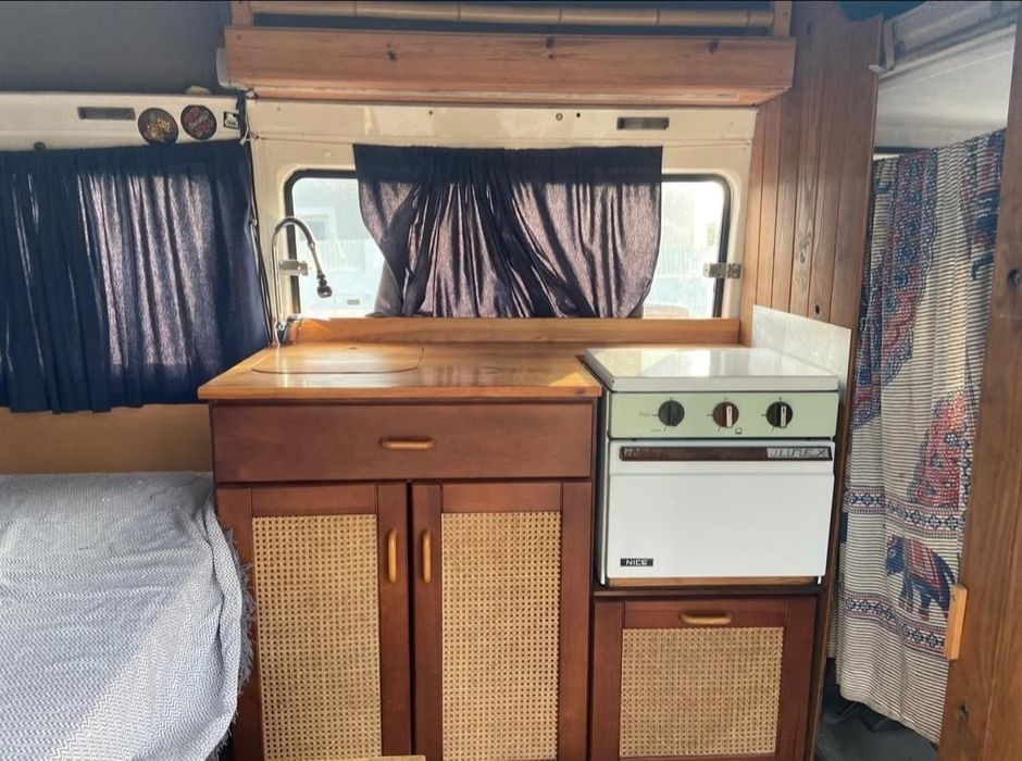 Aluga-se campervan