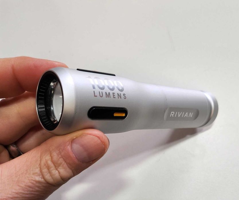 Ліхтарик для Рівіан (Rivian)