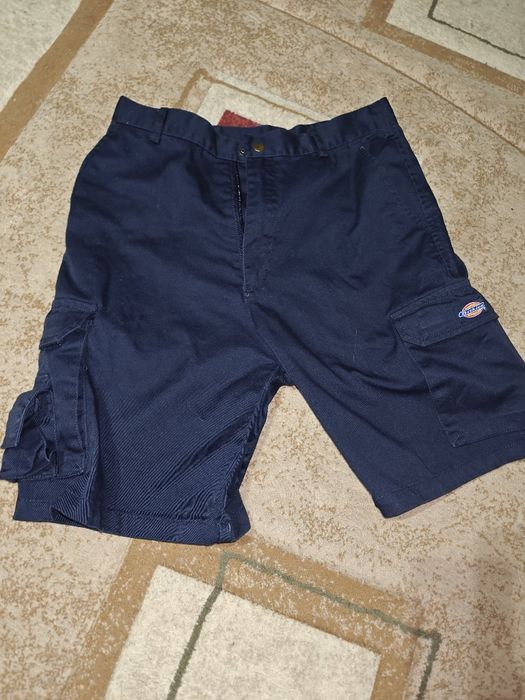 Шорти dickies стан хороший розмір s  олх доставку не приймаю
