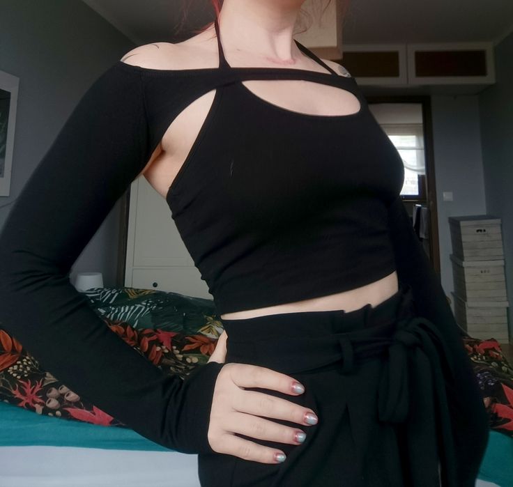 Komplet w stylu nu-goth - top i rękawki