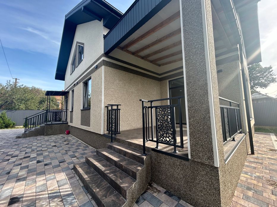 Продаж будинку - передмістя   Львова с. Зимна Вода 185 м2. Діл 8 сот.