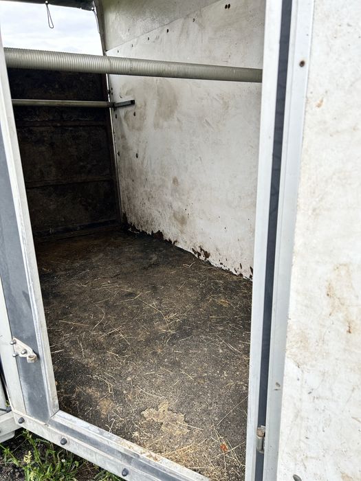 Przyczepa do przewozu koni na 1,5 konia ,koniowoz