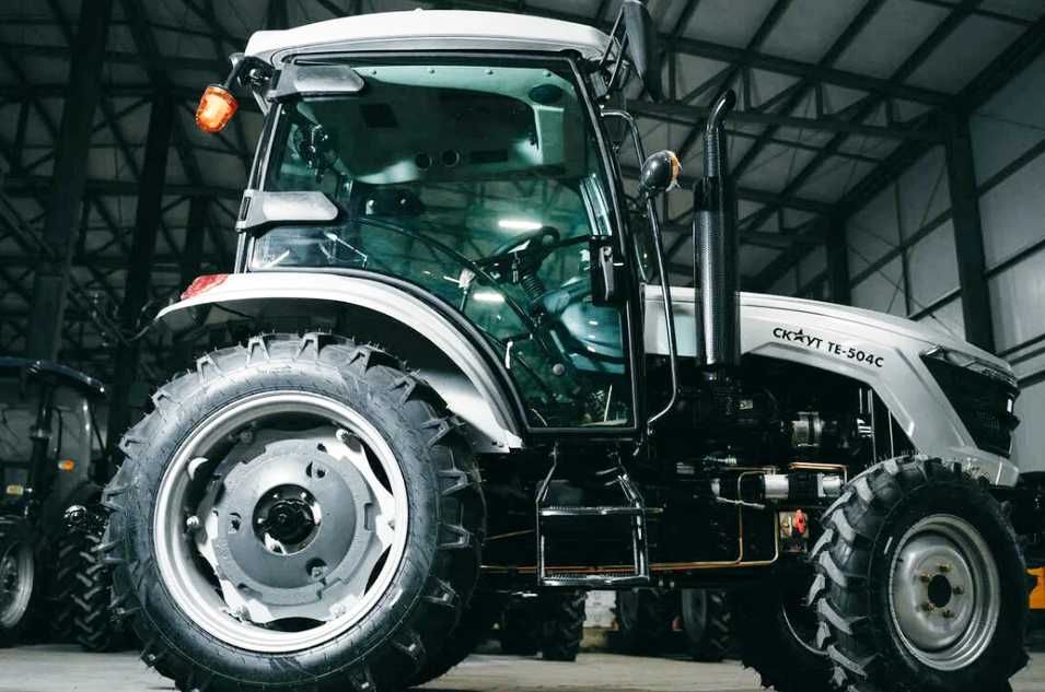 Мінітрактор / трактор Скаут ТЕ-504 С 4х4 реверс, 50 к.с. кондиціонер