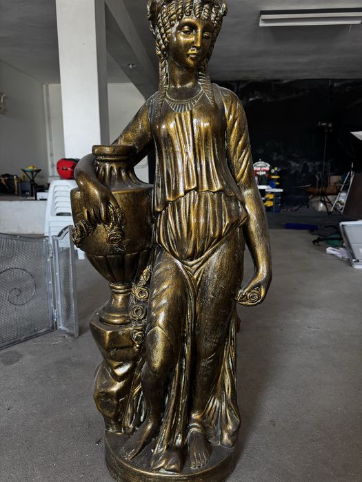 Estátua de interior
