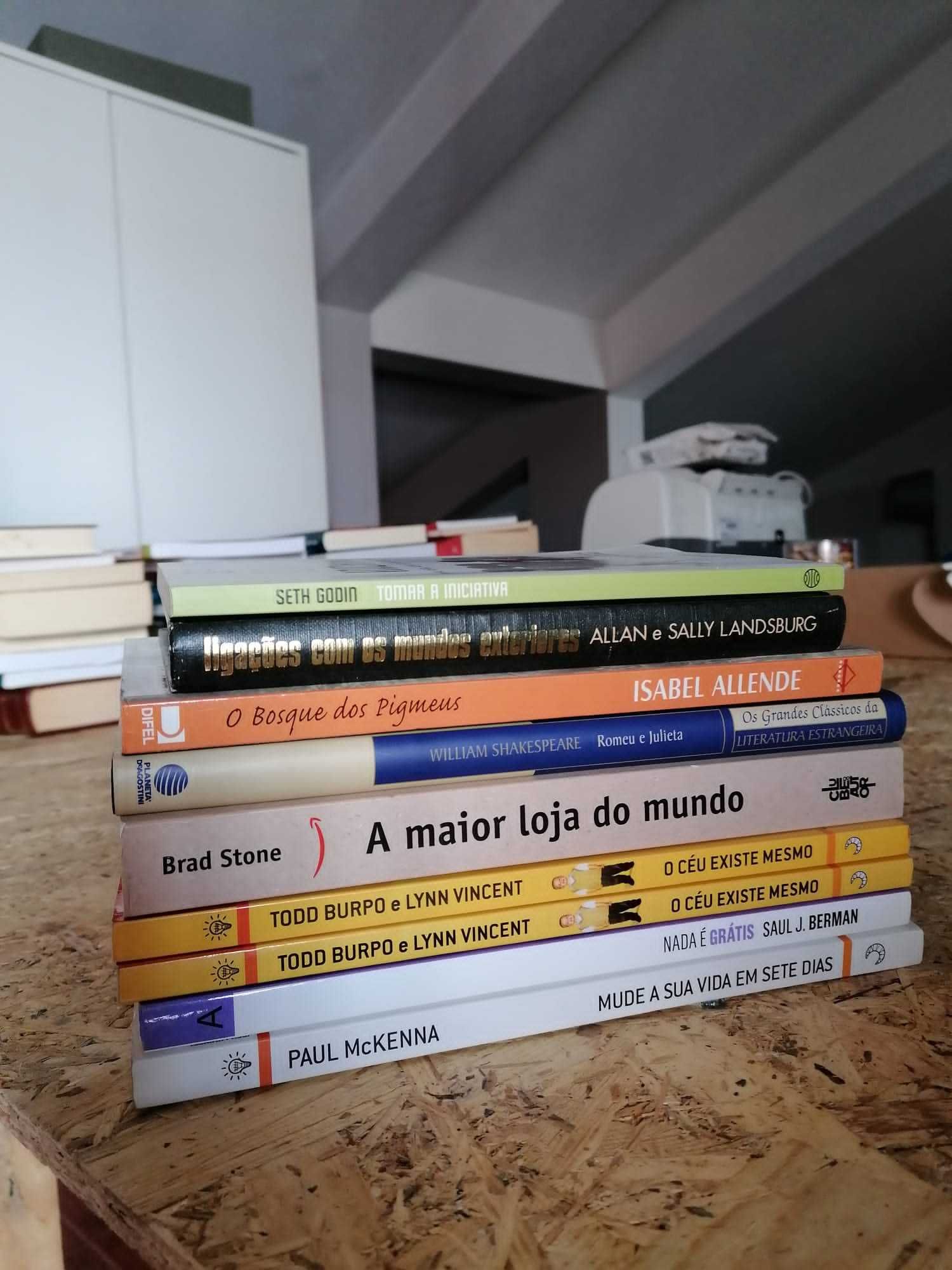 Vários livros em excelente estado