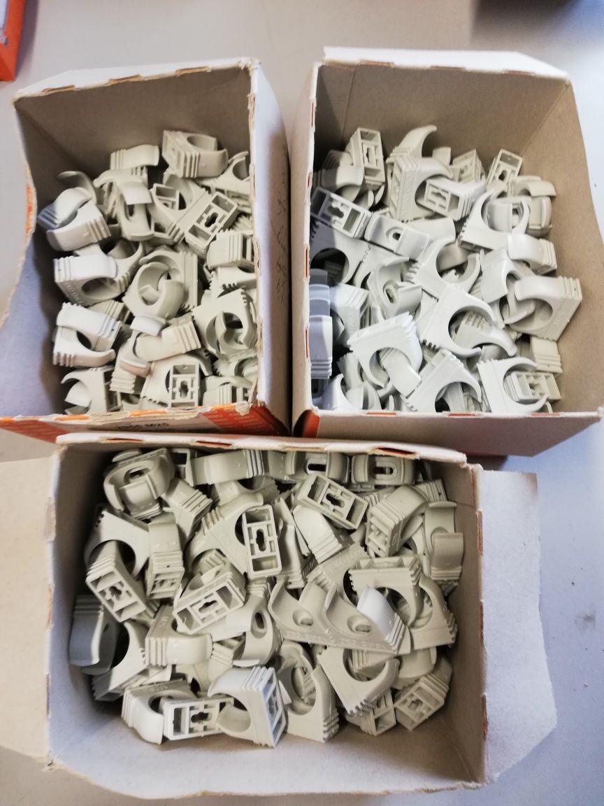 Abraçadeiras de (encaixe e aperto mecânico)