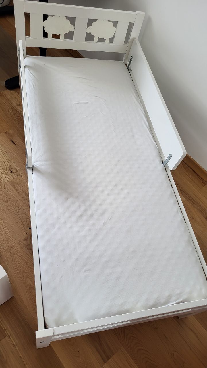 Łóżko dziecięce IKEA KRITTER + dodatkowy boczny ochraniacz