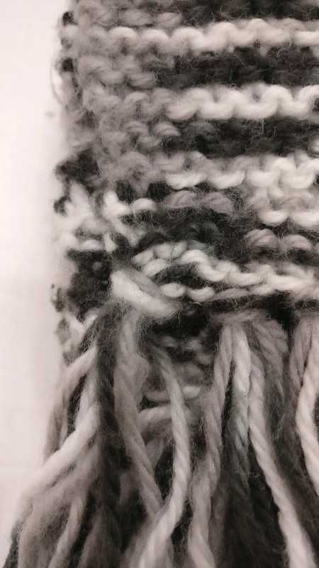 Cachecol (Branco, Cinzento e Preto)