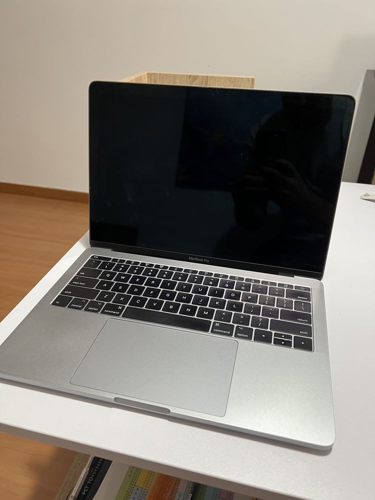 MacBook Pro 13” A1708 – Para Reparar – 120€ (negociável)