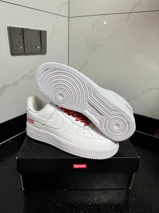 Nike Air Force 1 Low Supreme White R.36