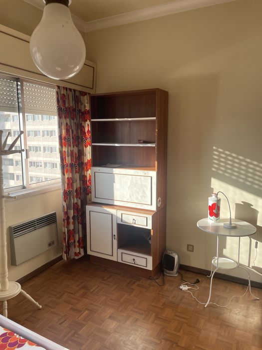 Alugo quarto individual a estudante  Alvalade