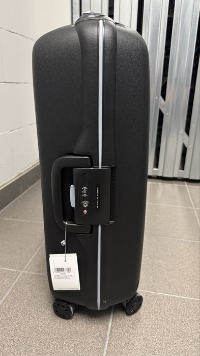 Roncato Light 80l walizka średnia