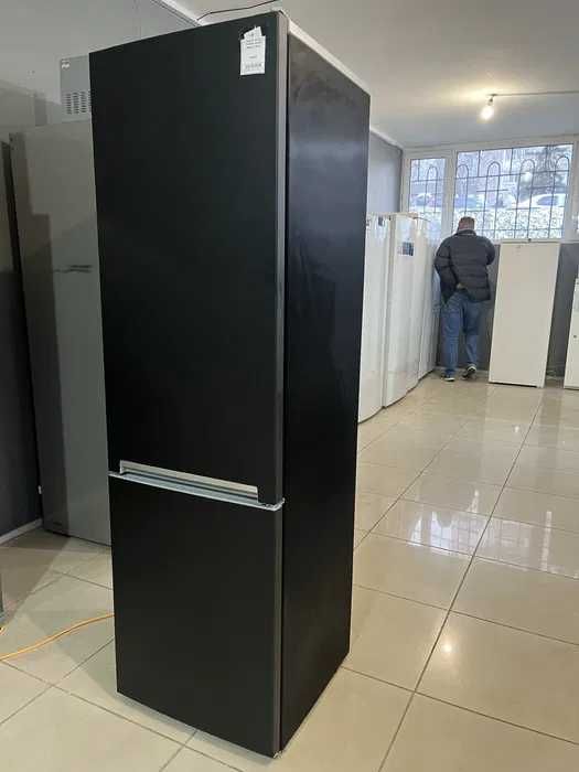 Холодильник Beko K54305H з гарантією чудовий стан No Frost