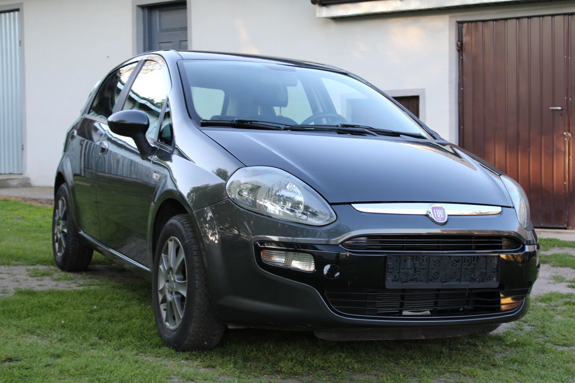 Fiat Punto Evo 1.2 klimatyzacja faktura alufelgi niski przebieg