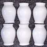 Małe porcelanowe wazoniki