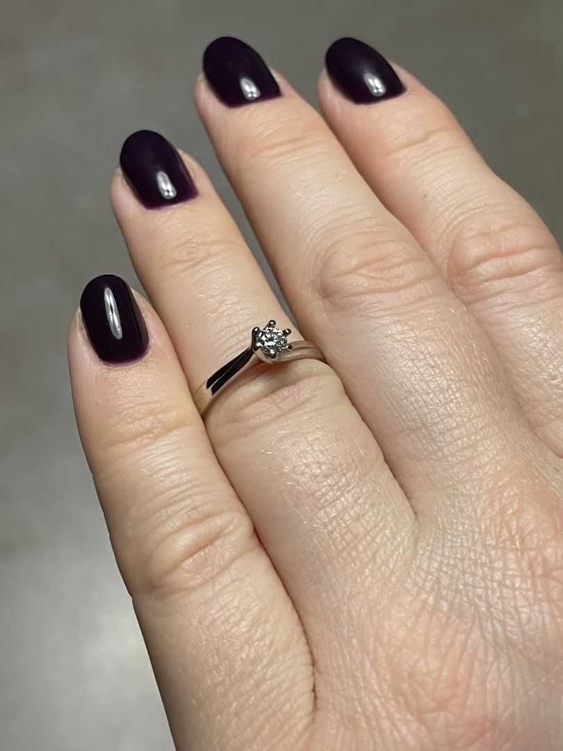 Złoty Pierścionek - Białe Złoto - Diament 0,19ct - 14K - 2,09g - APART