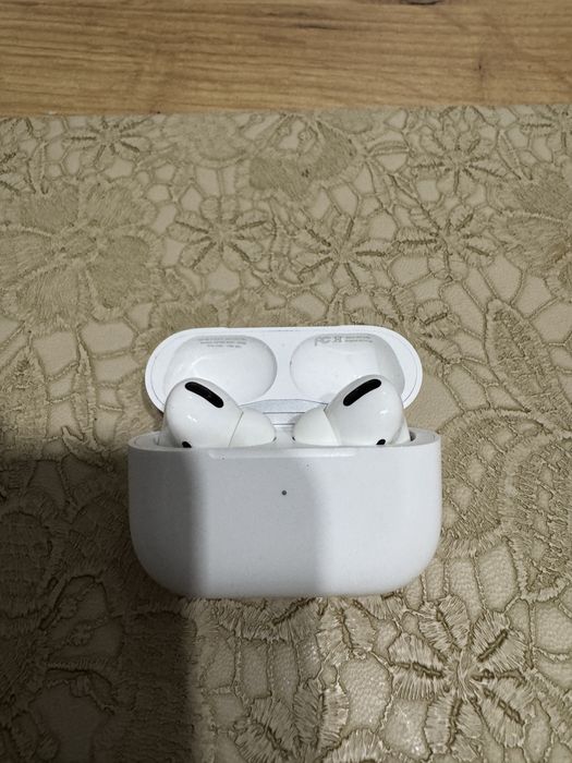Продам airpods pro першого покоління, оригінал.