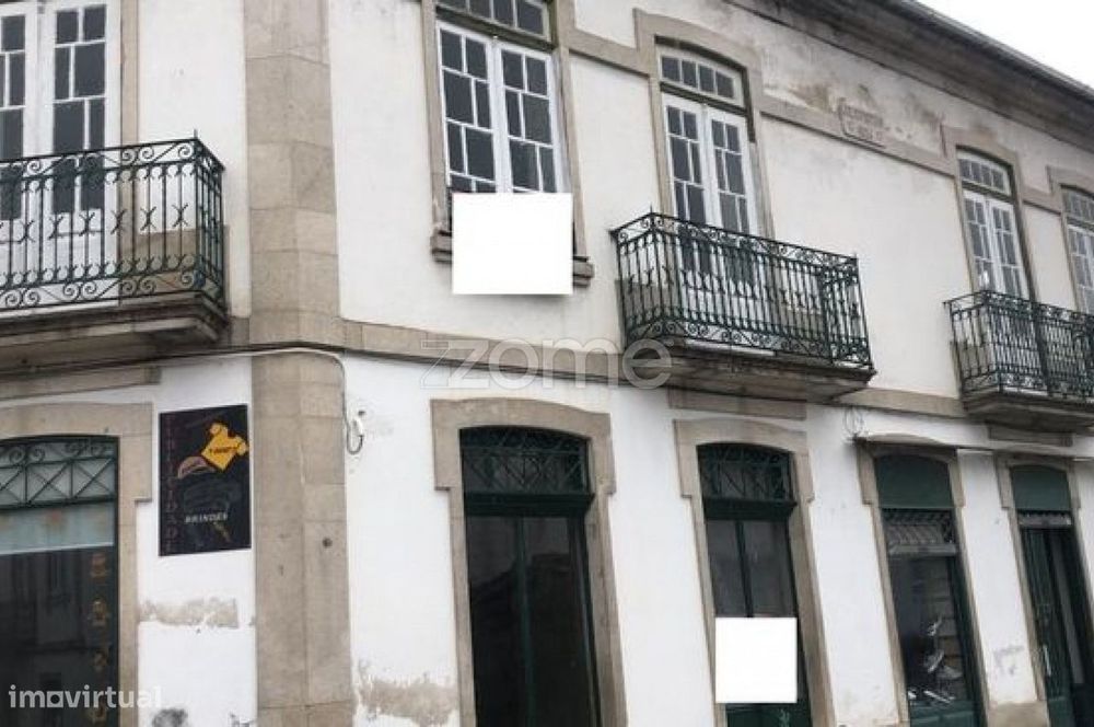 Prédio centenário no centro de Alijó