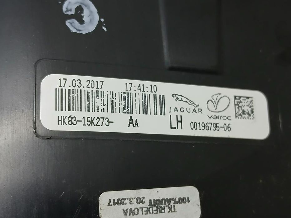 Farolim da mala esquerdo JAGUAR F-Pace (X761)