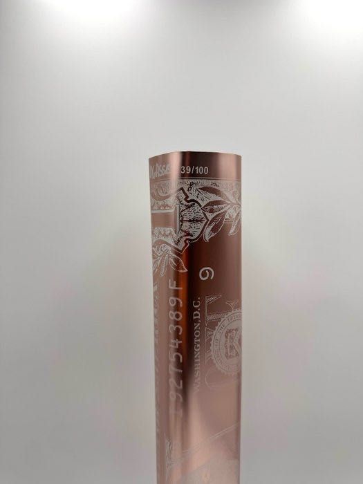 Escultura - Karl Lagasse (1981) - One Dollar Rolls Silver Pink