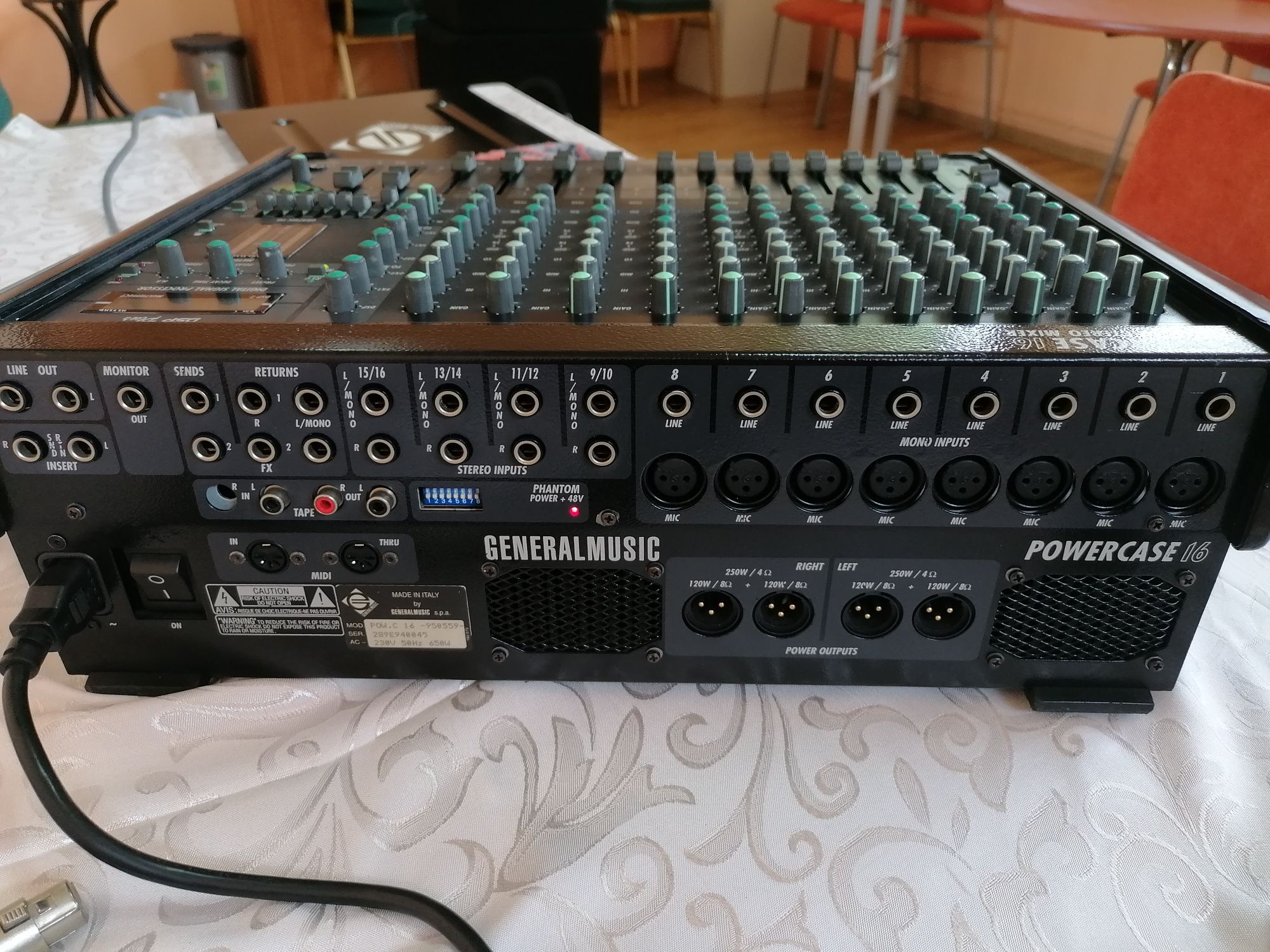 PowerCase 16 Amplified Stereo Mixer