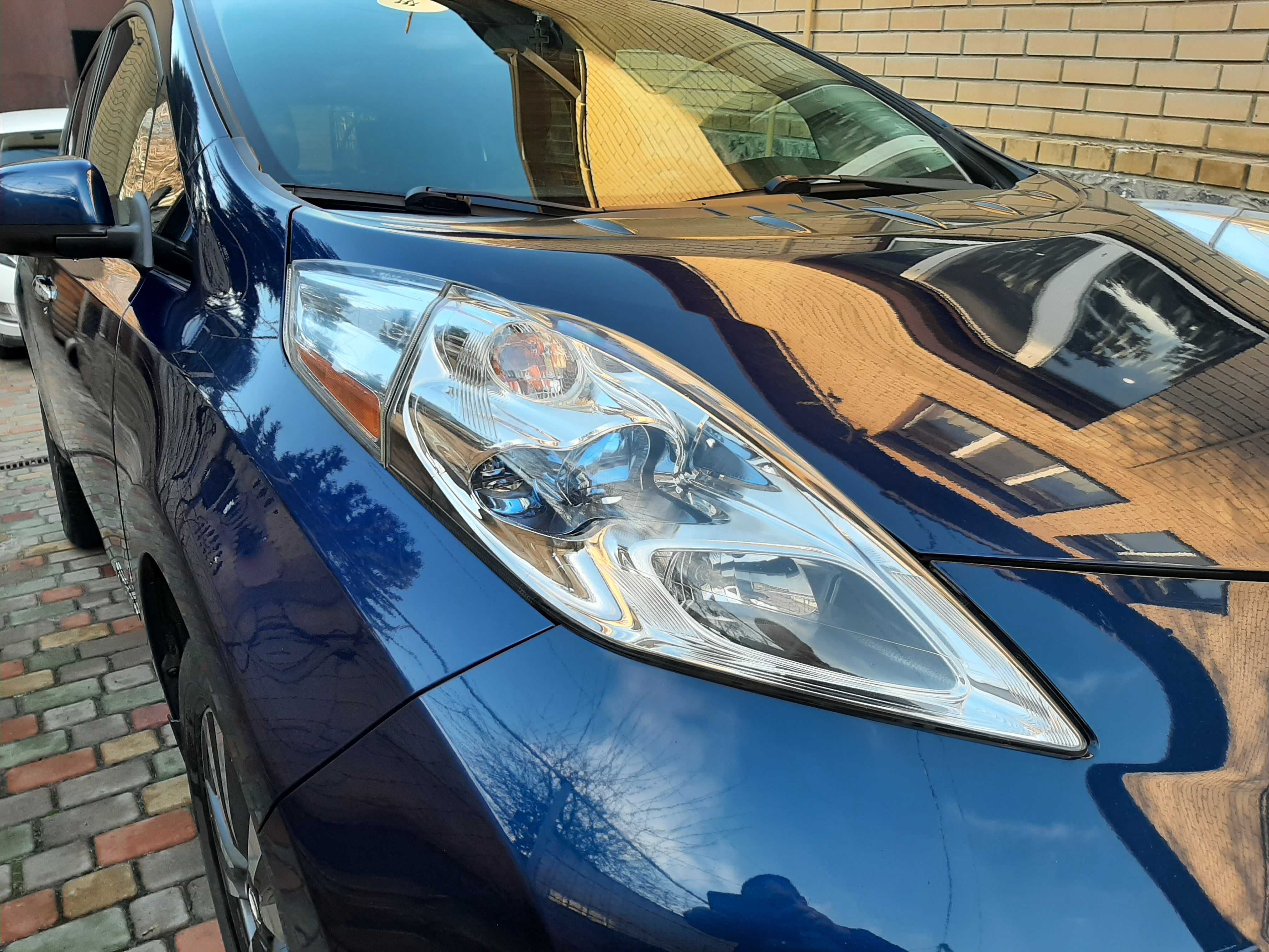 Nissan Leaf 2015 (30kWh AT 110к.с.)