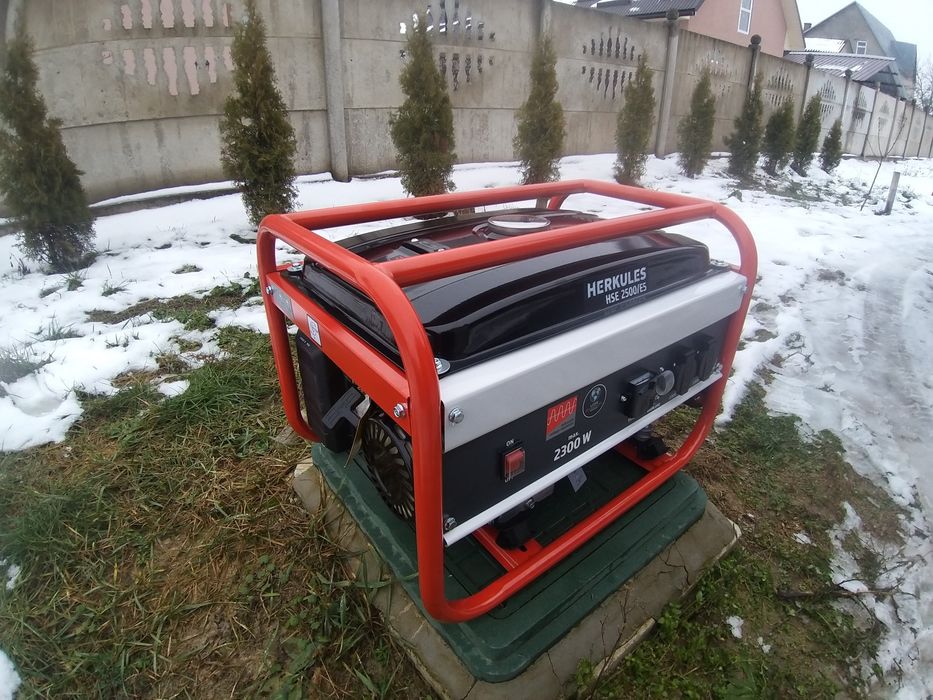 Бензиновий генератор Herkules HSE 2500