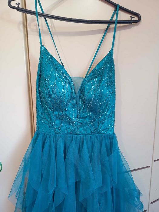 Turkusowa sukienka wieczorowa