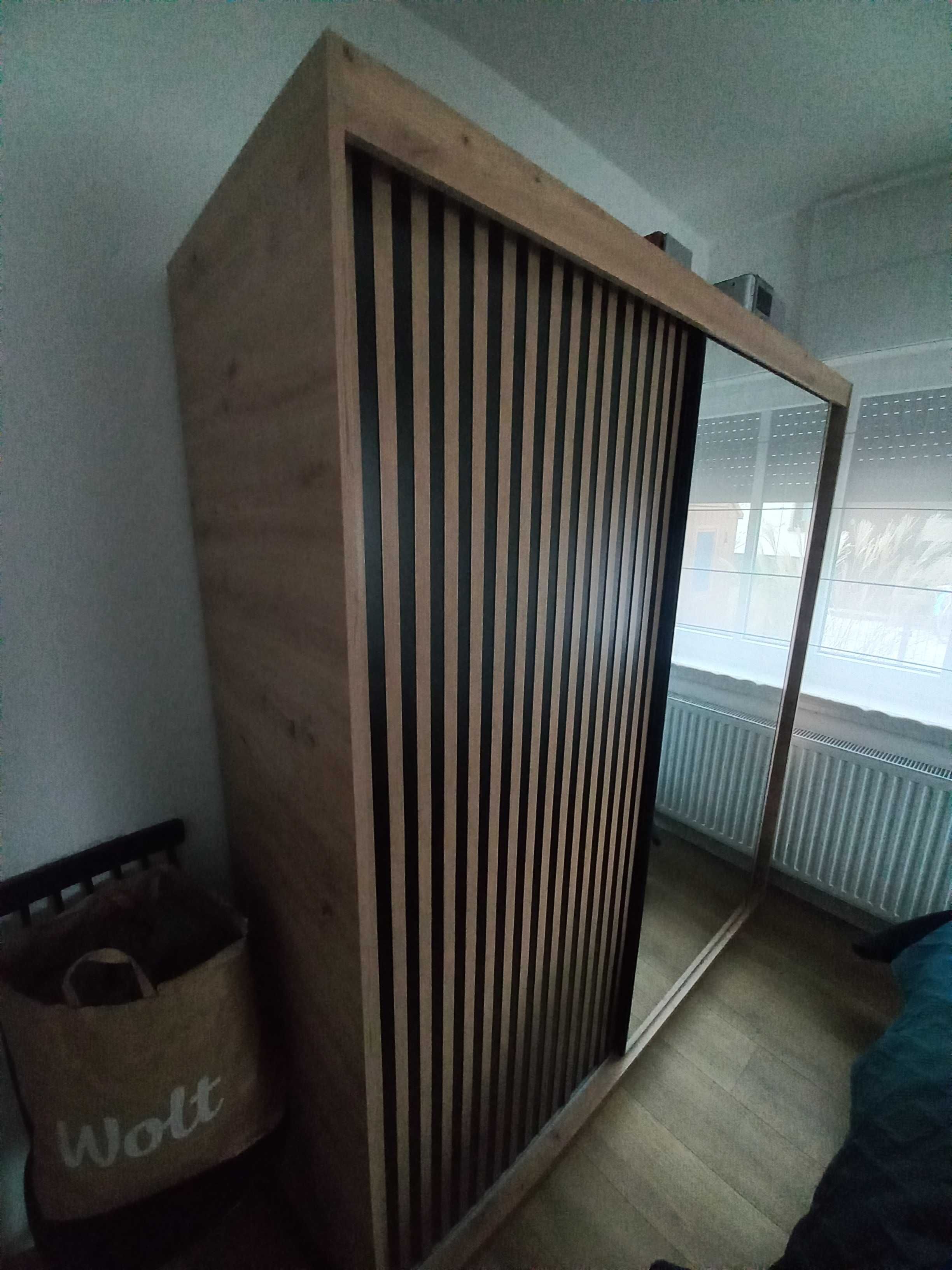 Używana szafa przesuwna z lustrem LAMELO 2 180 cm STAN IDEALNY