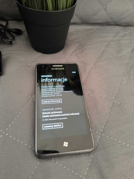 Samsung Omnia M 4' cale Windows Phone 7.8, 5MP WiFi Bluetooth
