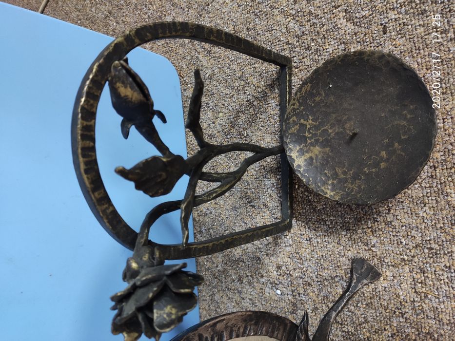 Lusterko i dwa świeczniki