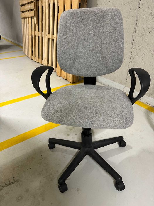 Fotel obrotowy biurowy