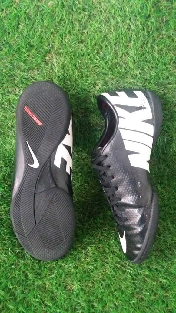 Футзалки nike mercurial victory IV 40 розмір