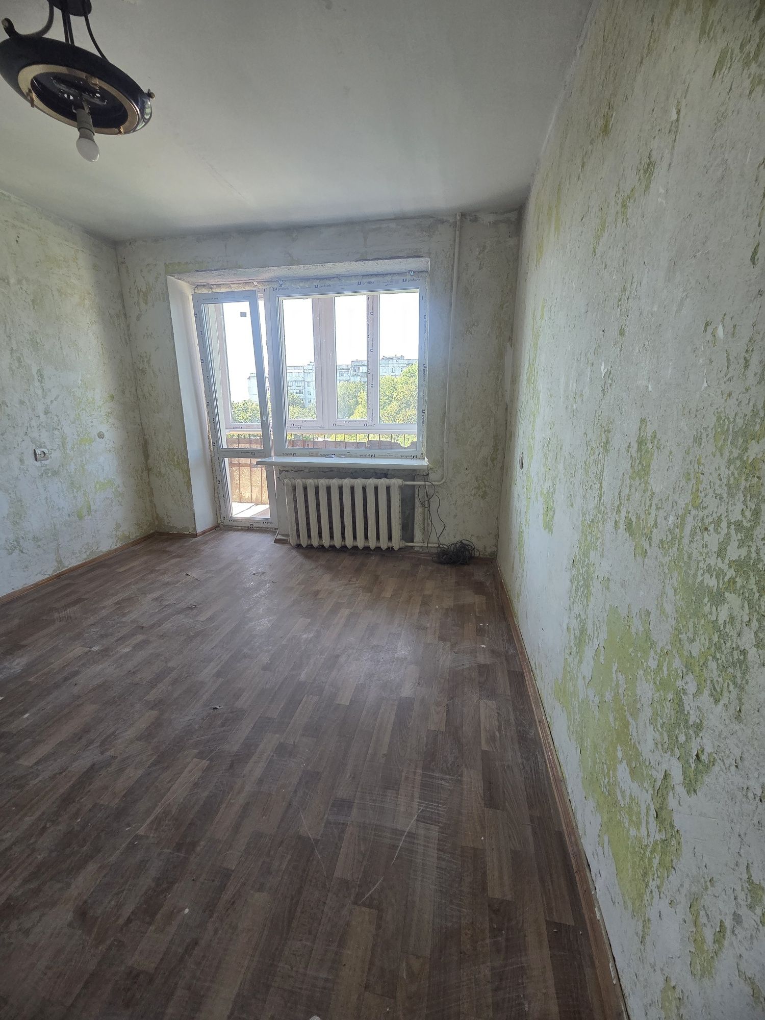 Продаж 1к квартири Виставка 22м²