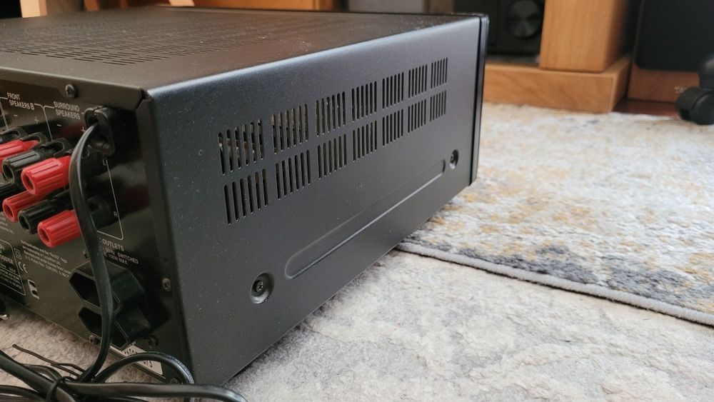 Amplituner ONKYO
