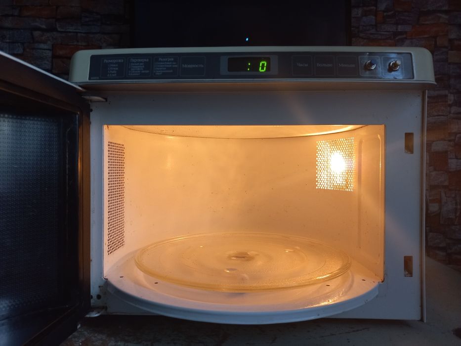 Мощная, вместительная микроволновая печь на работу. СВЧ. Микроволновка