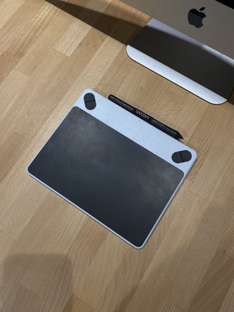 Графічний планшет Wacom Intuos Draw Pen S