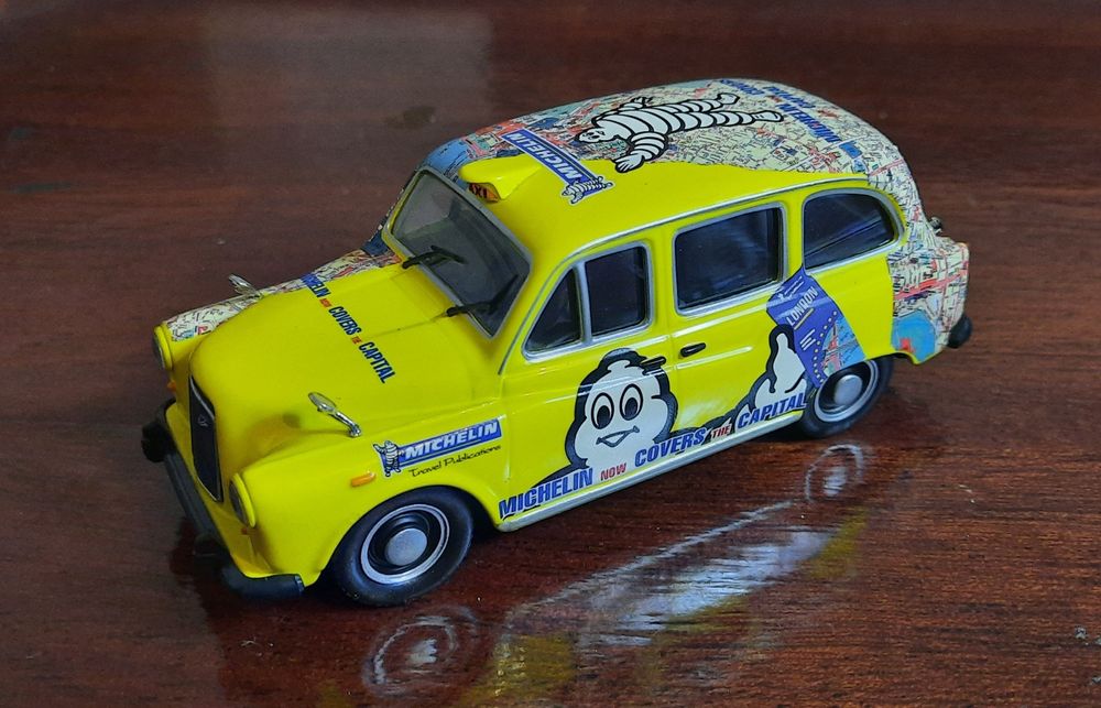 Taxi Londres Austin fx4 escala 1:43 Michelin