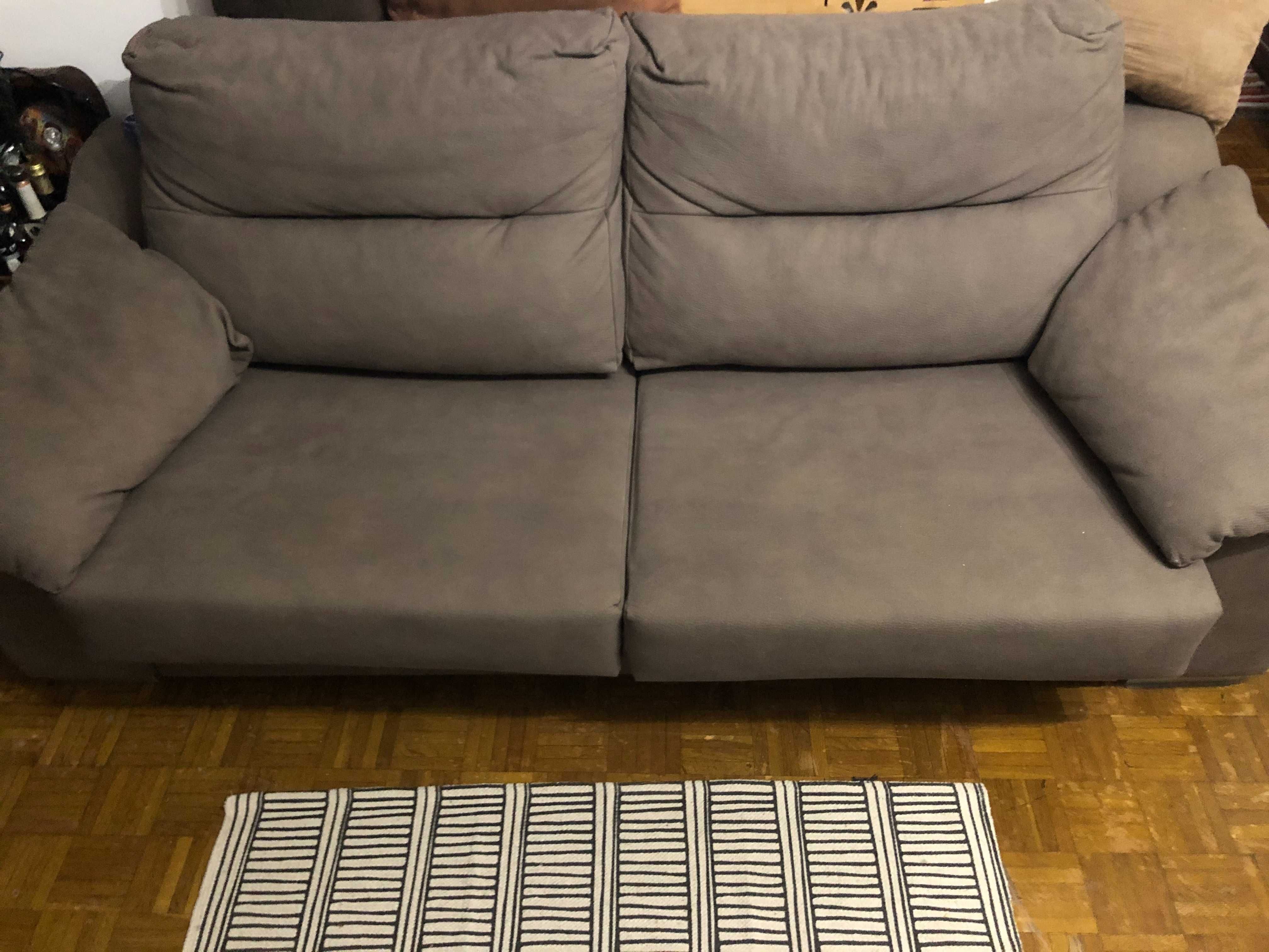 Sofá cama Tom Castanho excelentes condições
