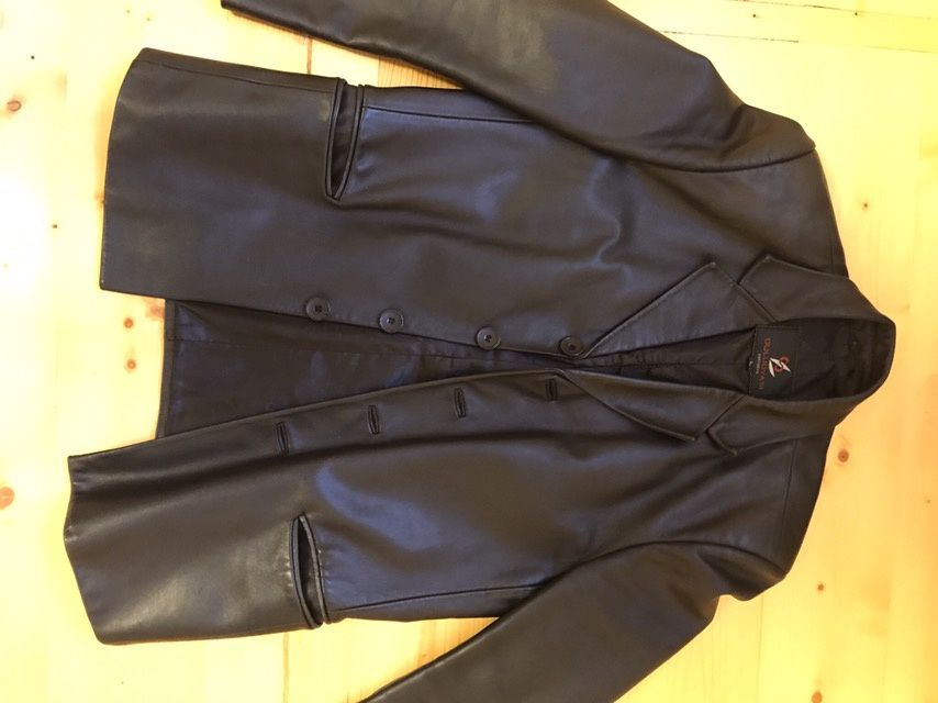 Шкіряна куртка темно-коричнева