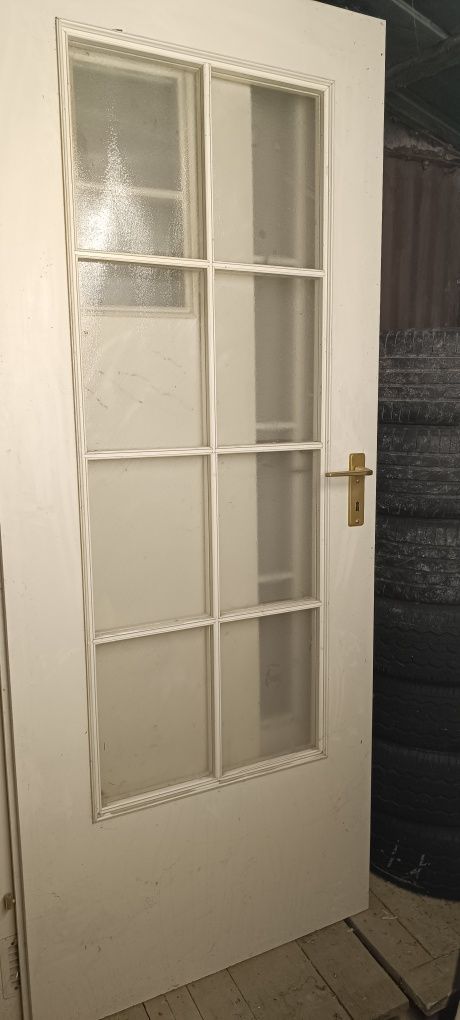 Sprzedam drzwi wewnętrzne z kluczem.