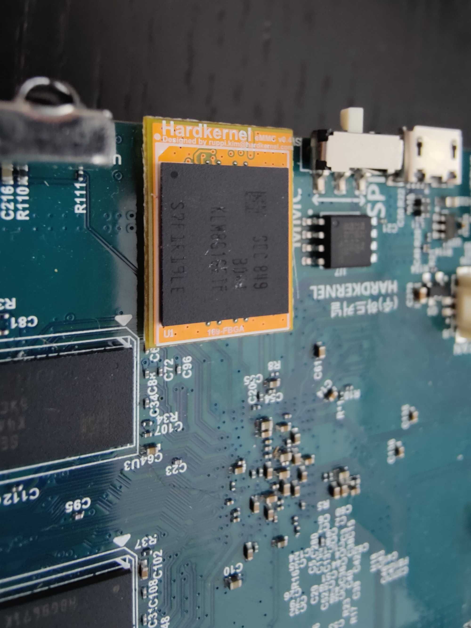 Odroid N2 4GB RAM Minikomputer + Zasilacz + Moduł eMMC + Karta SD 32GB