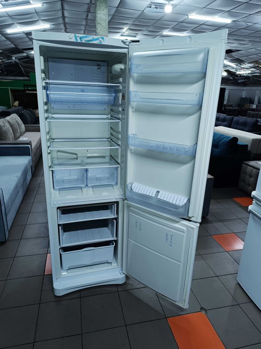 Двокамерний холодильник Indesit BH18.025