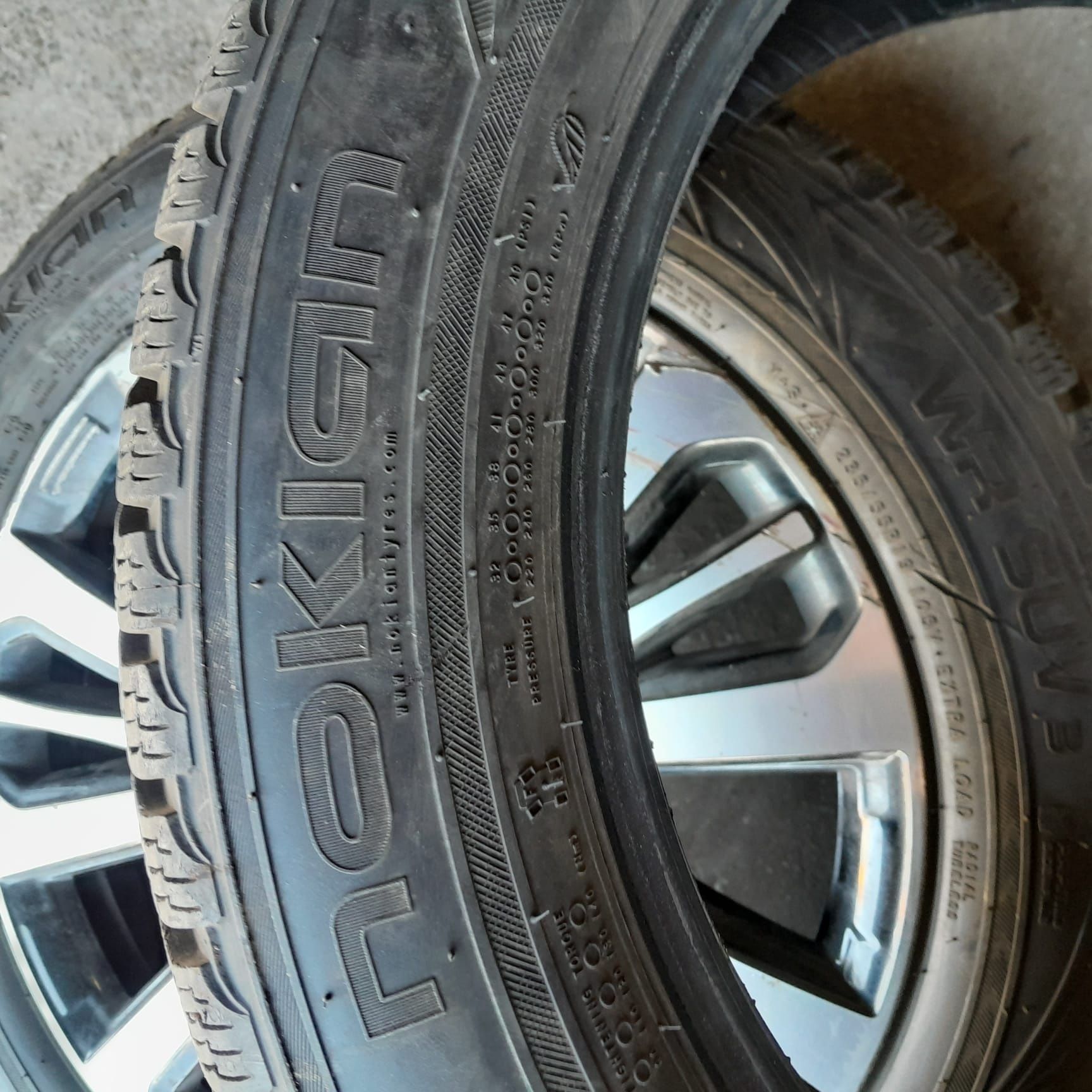 Nokian 2 opony zimowe Espace 235/55/19