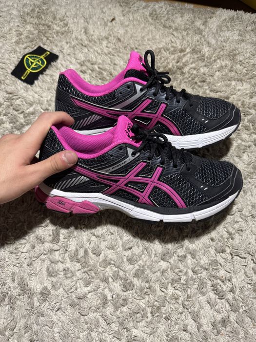 кросовки asics