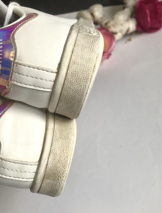 Кросівки Білі. Adidas. Італія. 37,5 розмір. Устілка 23  см