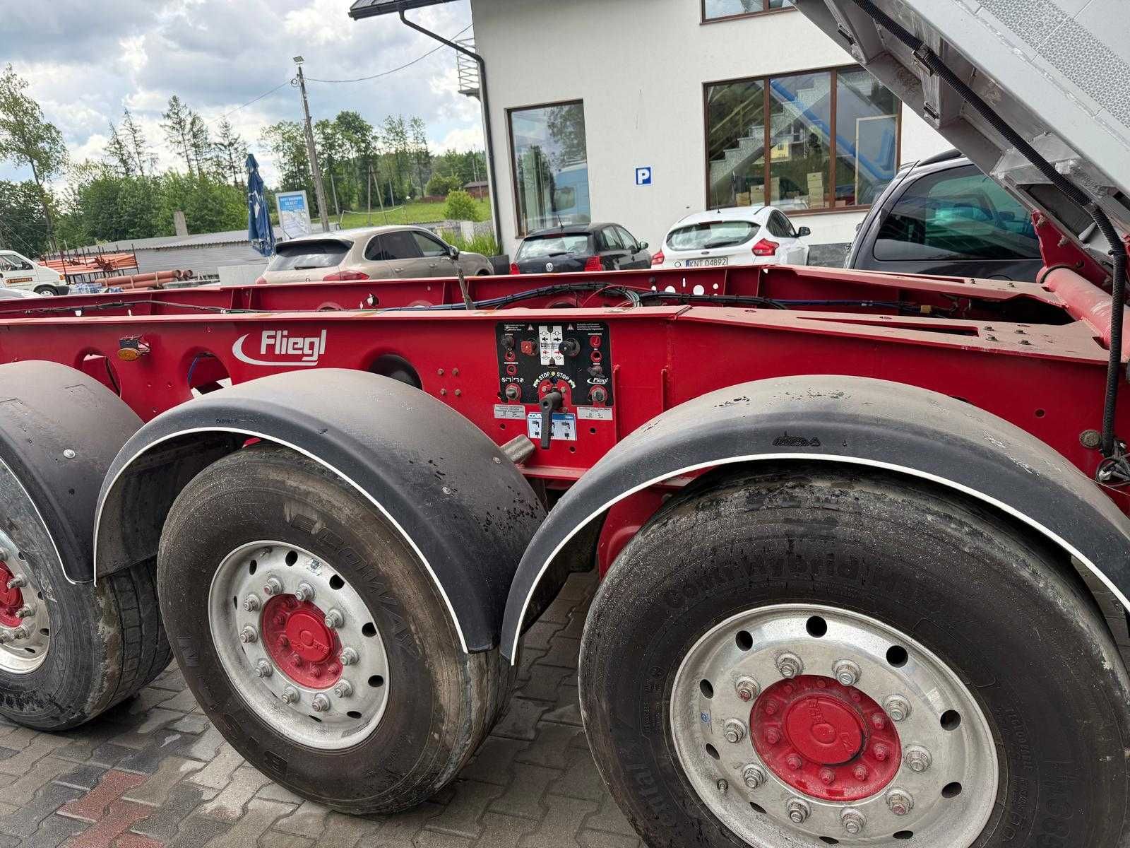 Naczepa Fliegl z 2022 roku